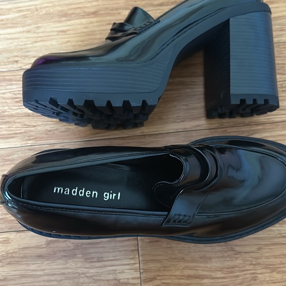 New without box Madden Girl Black Pumps Size 10 - Picture 3 of 3